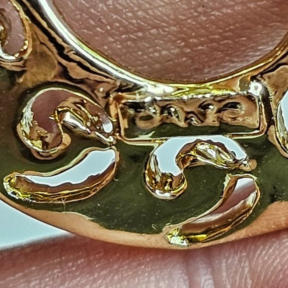 AJC American Jewelry Company Swirl Design Gold Tone Brooch Pin Marked - Picture 3 of 8